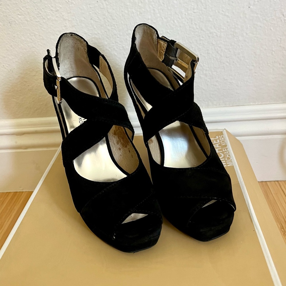 Michael Kors Kincade Platform heels. Suede Black. Size 5.5